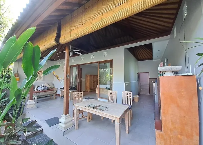 Badra House Bougainvillea * Ubud