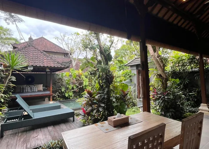 Villa Badra House Bougainvillea